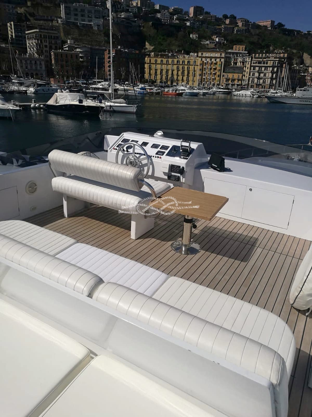 Cantieri di Pisa Akhir 22 S - Deck View Cantieri di Pisa Akhir 22 S - Deck View