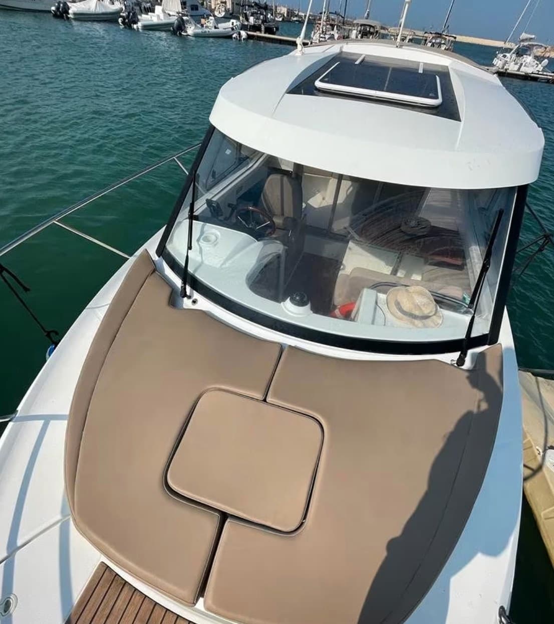 Jeanneau Merry Fisher 755 - Interior View Jeanneau Merry Fisher 755 - Interior View