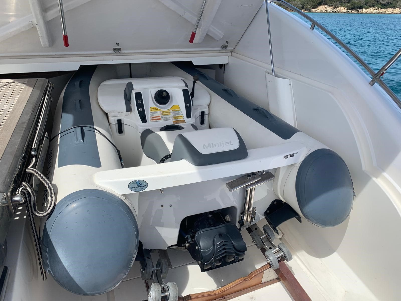 Princess Yachts V 52 - Deck View Princess Yachts V 52 - Deck View