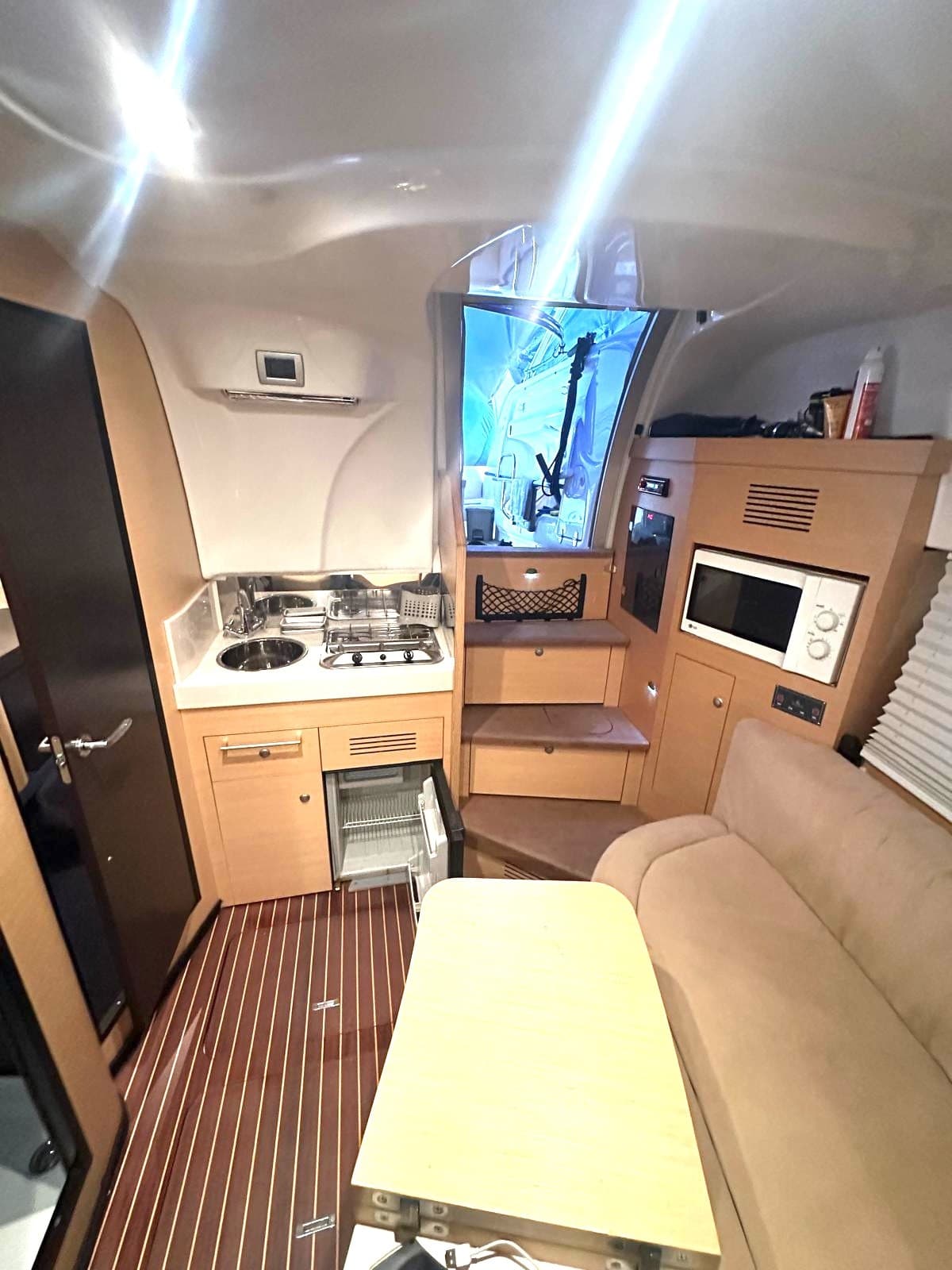 Cranchi Cranchi 32 Zaffiro - Interior View Cranchi Cranchi 32 Zaffiro - Interior View