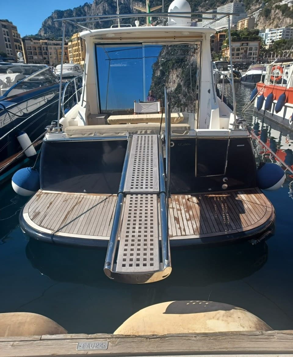 Cantieri Estensi Goldstar 420 - Detail View 1 Cantieri Estensi Goldstar 420 - Detail View 1