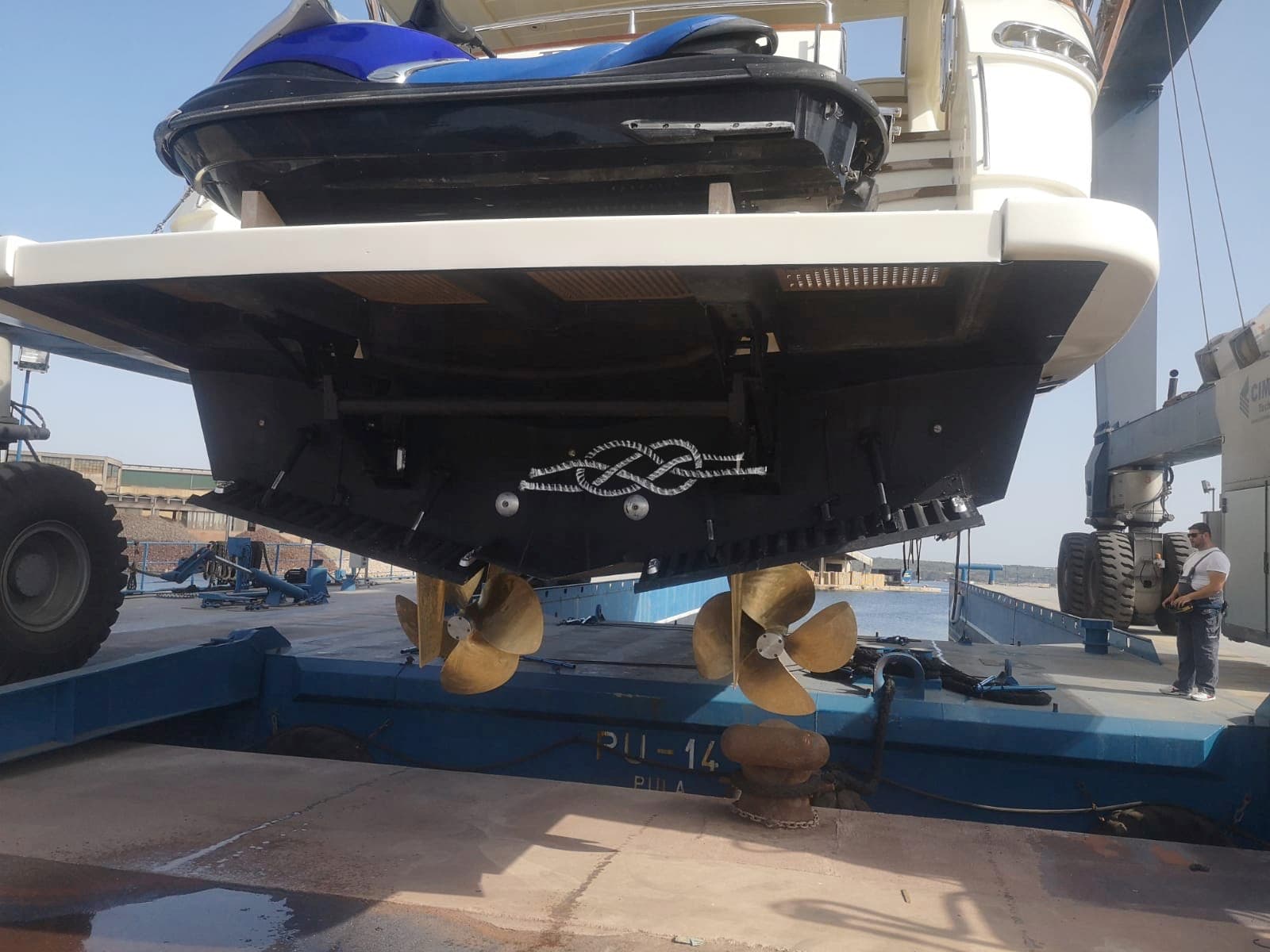 Canados Canados 86 - Deck View Canados Canados 86 - Deck View