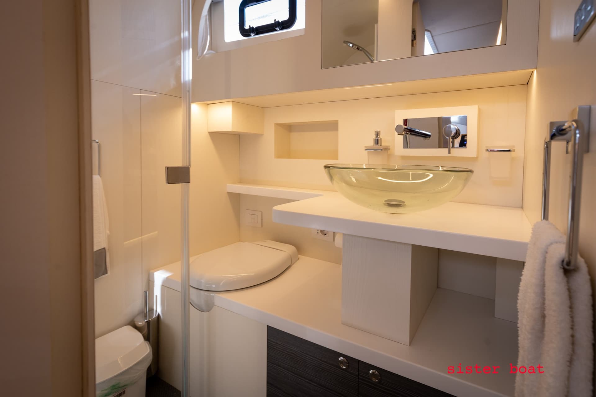 Domina 42 Walkaround - Deck View Domina 42 Walkaround - Deck View