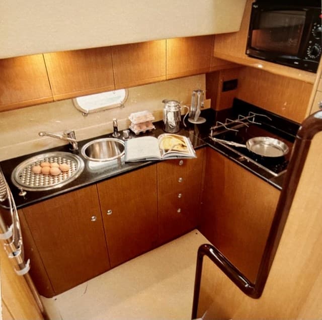 Ferretti 530 gebraucht - Hauptbild 5
