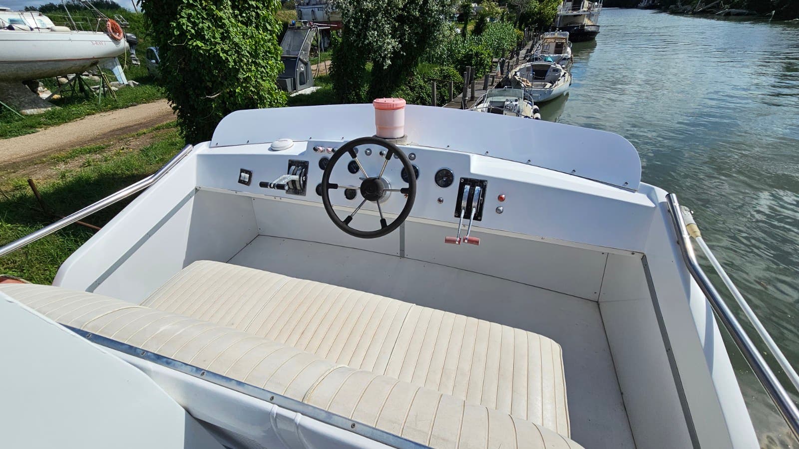 Chris Craft 37 Corvette - Deck View Chris Craft 37 Corvette - Deck View