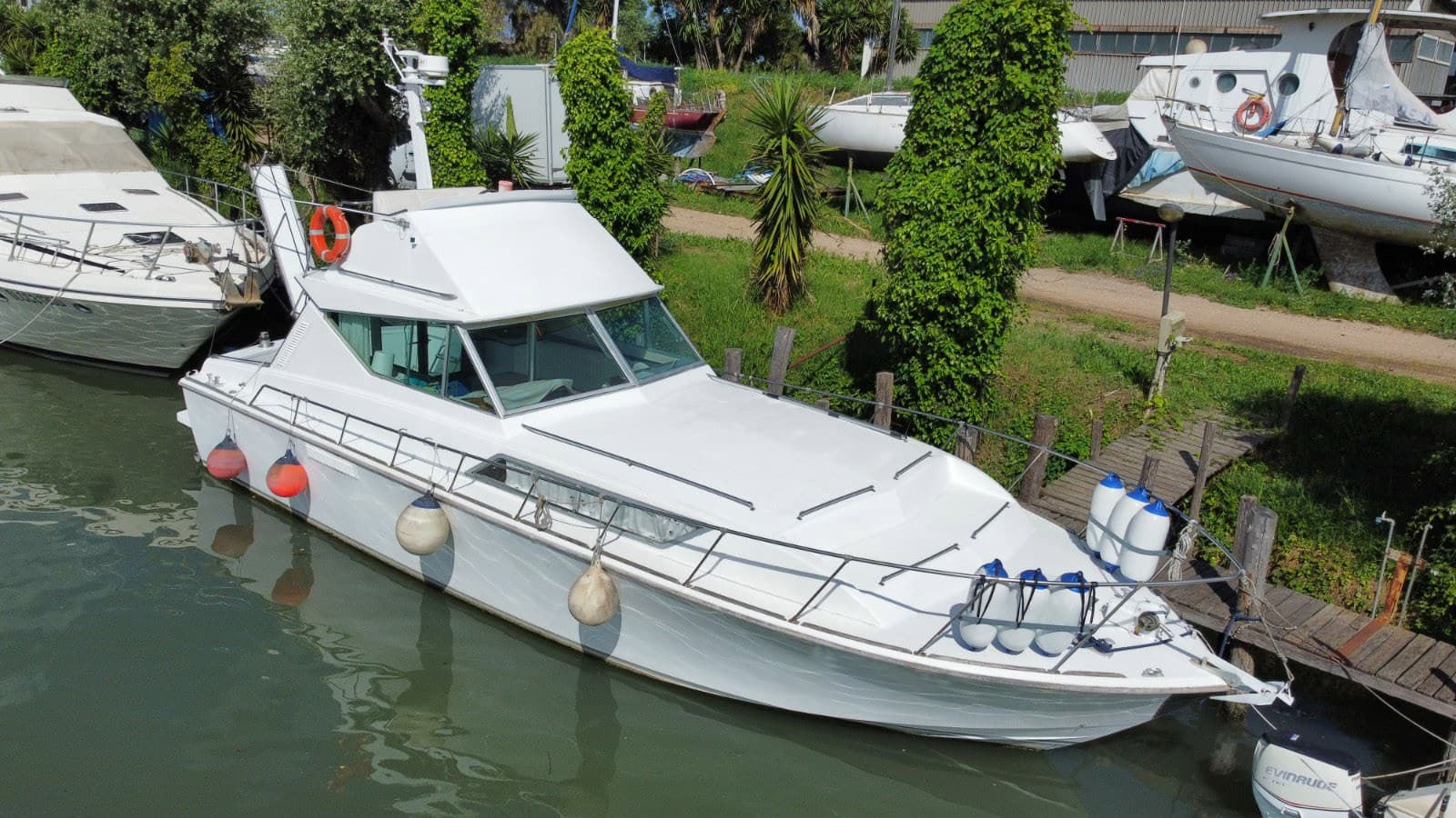 Chris Craft 37 Corvette - Main View Chris Craft 37 Corvette - Main View