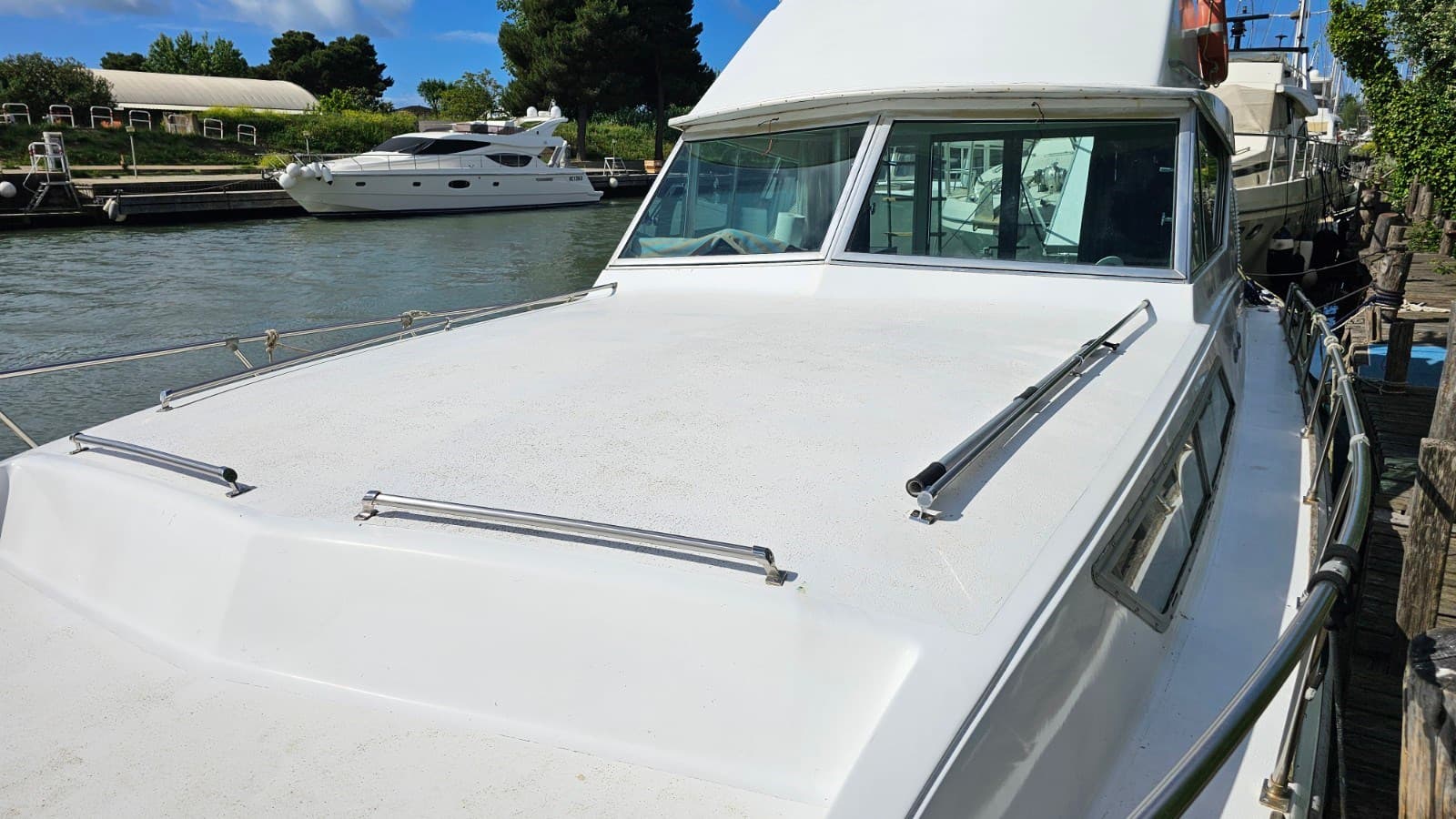 Chris Craft 37 Corvette - Interior View Chris Craft 37 Corvette - Interior View