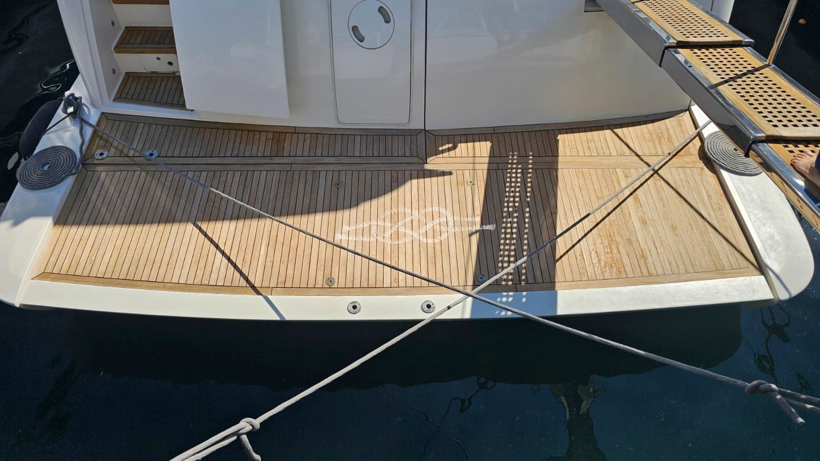 Canados Canados 86 - Deck View Canados Canados 86 - Deck View