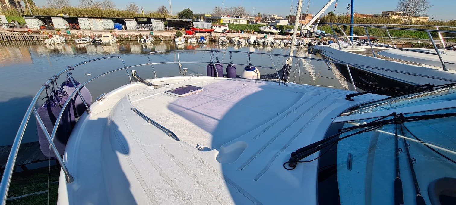 Jeanneau Prestige 42 - Deck View Jeanneau Prestige 42 - Deck View