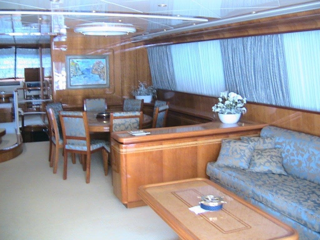 Canados 25 - Deck View Canados 25 - Deck View