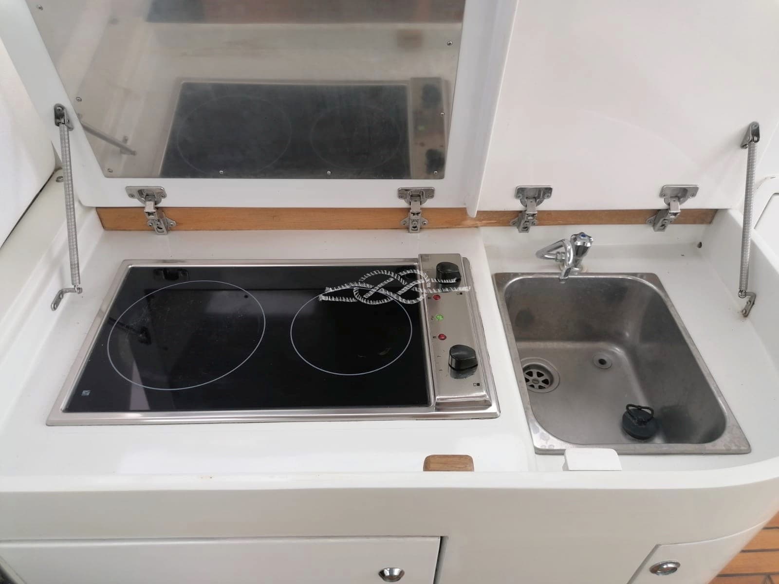 Rizzardi 53 Top Line Ht - Deck View Rizzardi 53 Top Line Ht - Deck View