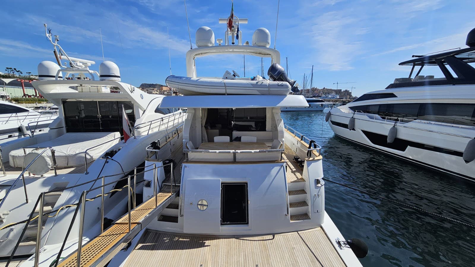 Alalunga 78 - Detail View 1 Alalunga 78 - Detail View 1