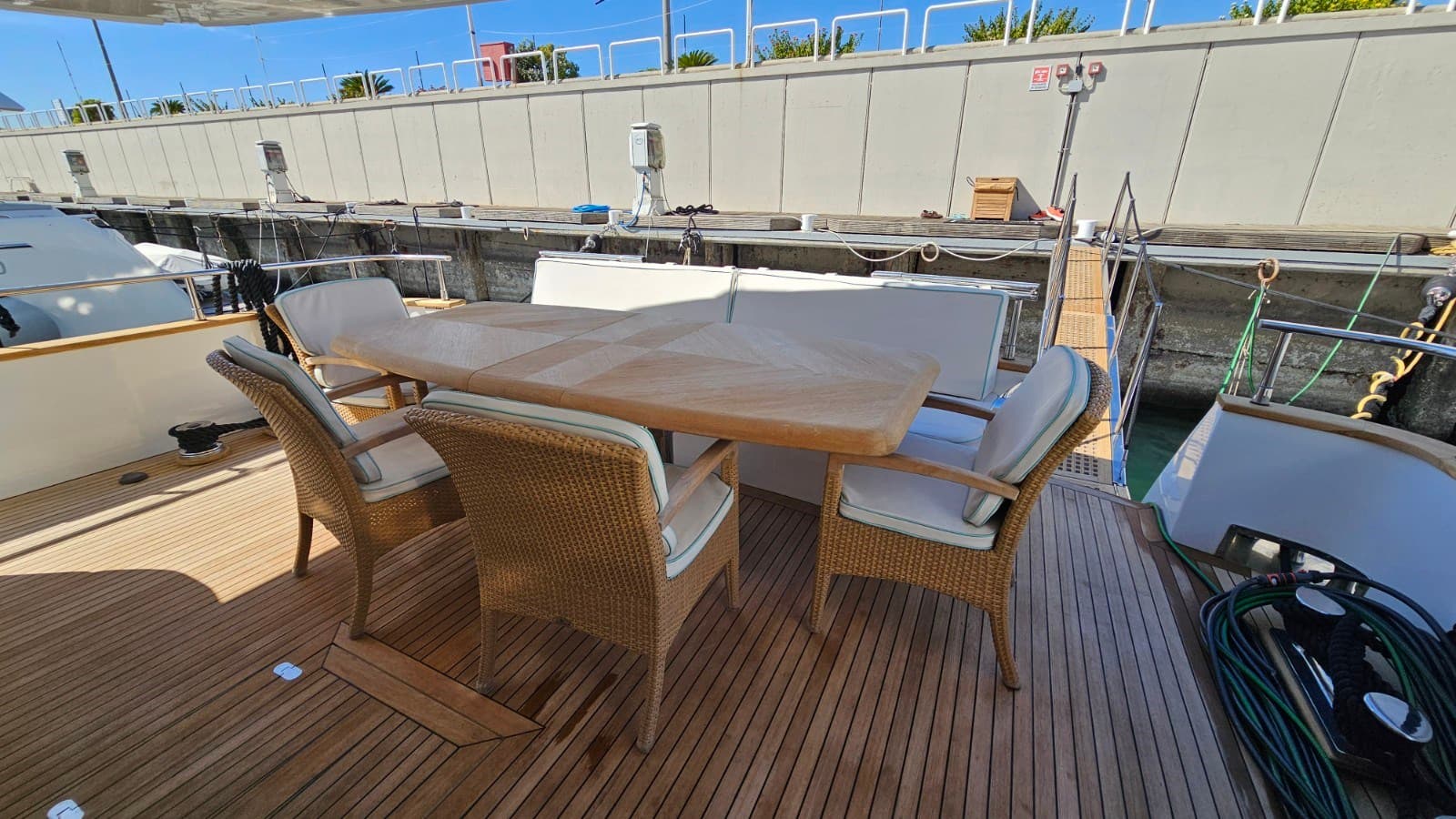 Alalunga 78 - Interior View Alalunga 78 - Interior View