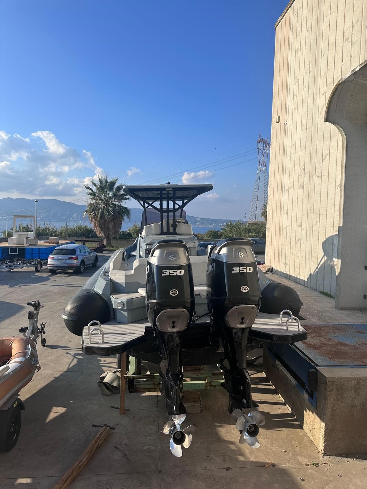 Ranieri International Cayman 38.0 - Deck View Ranieri International Cayman 38.0 - Deck View