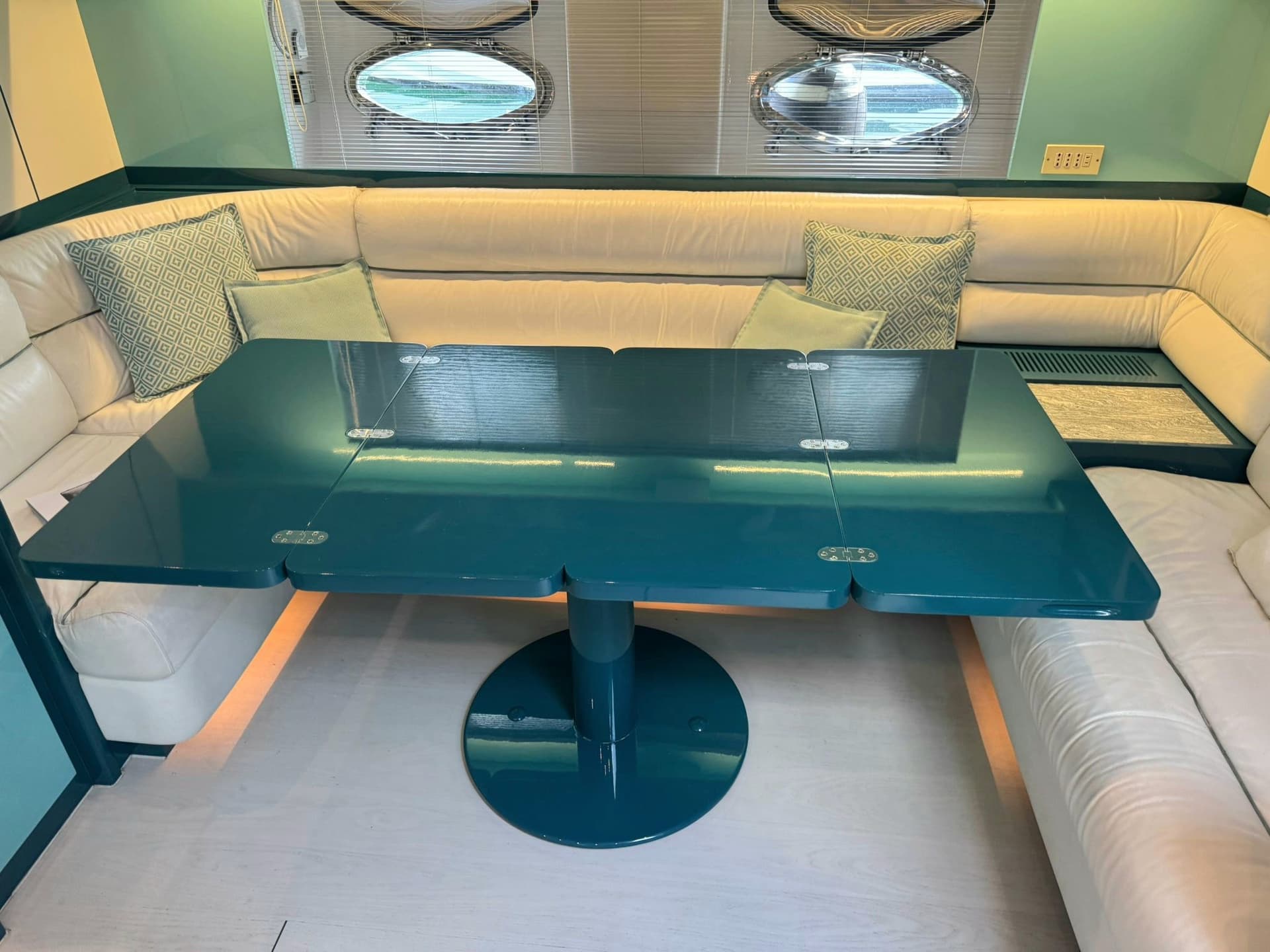 Riva 58 Bahamas - Deck View Riva 58 Bahamas - Deck View