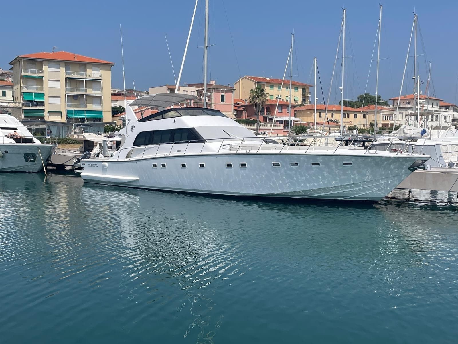 Fb Design (Fabio Buzzi) 80 - Main View Fb Design (Fabio Buzzi) 80 - Main View