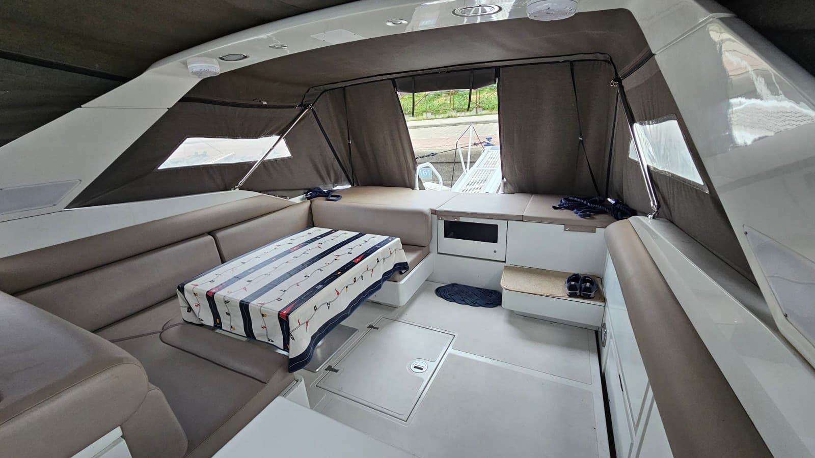 Pershing Pershing 45 - Interior View Pershing Pershing 45 - Interior View