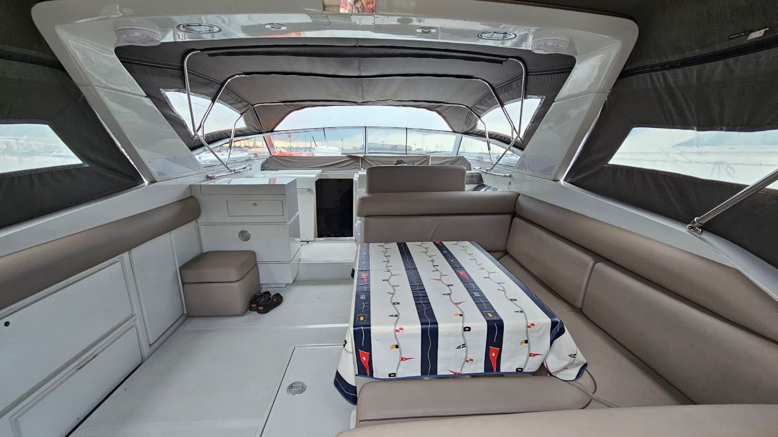 Pershing Pershing 45 - Detail View 1 Pershing Pershing 45 - Detail View 1