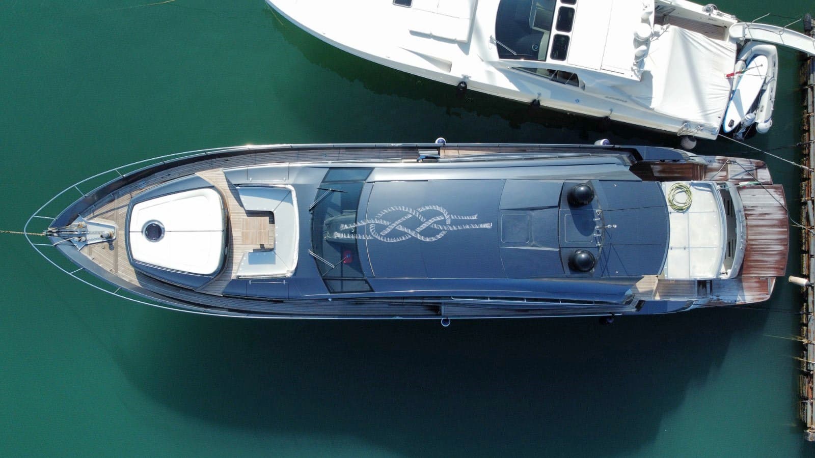 Pershing Pershing 80' - Detail View 1 Pershing Pershing 80' - Detail View 1