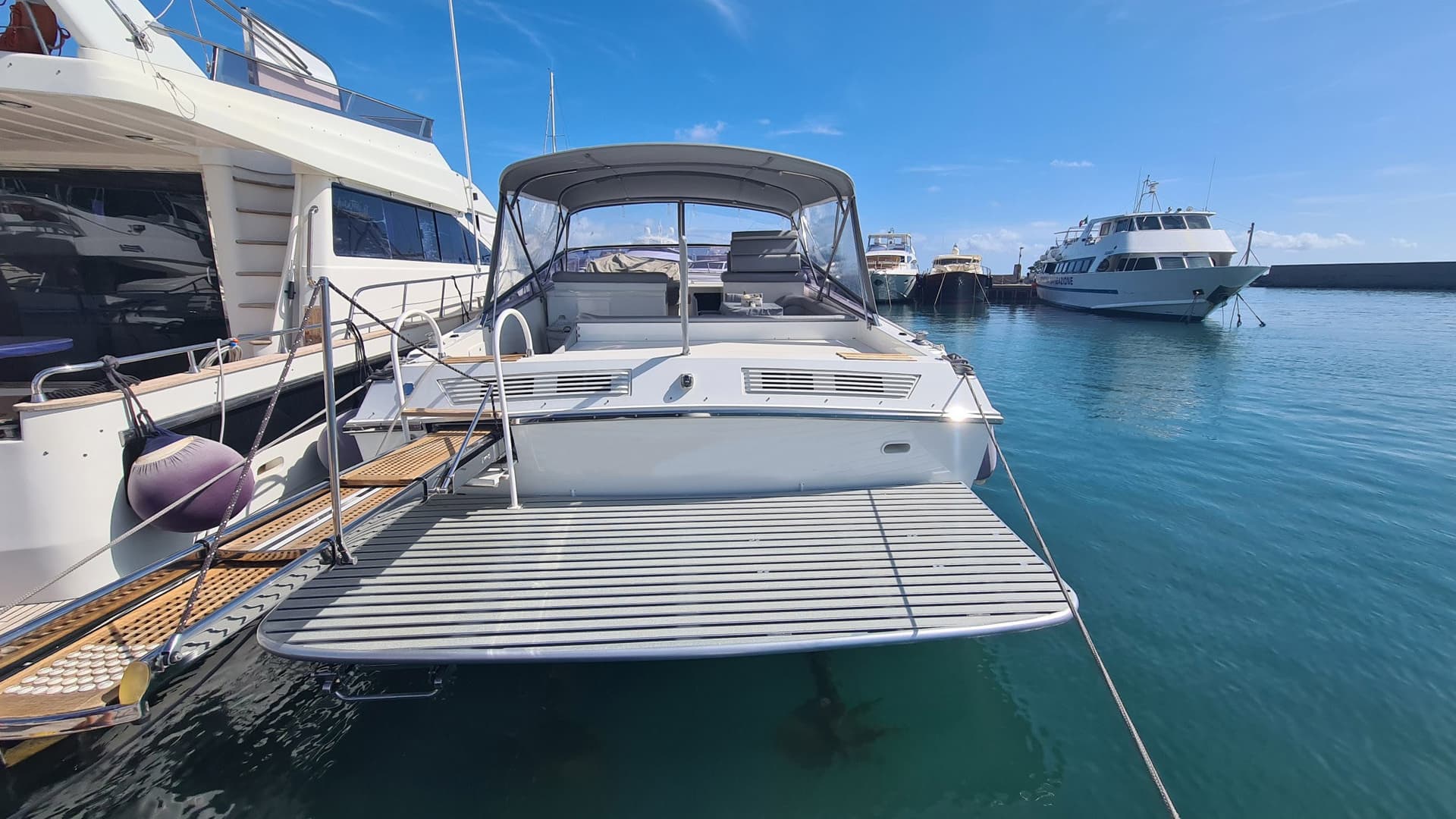 Magnum Marine 53' - Detail View 1 Magnum Marine 53' - Detail View 1