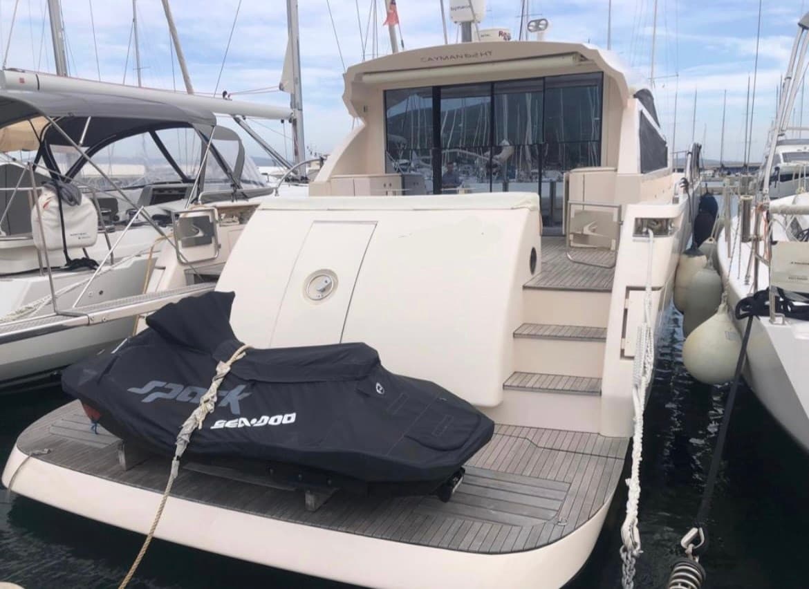Cayman Yacht 62 Ht - Detail View 1 Cayman Yacht 62 Ht - Detail View 1