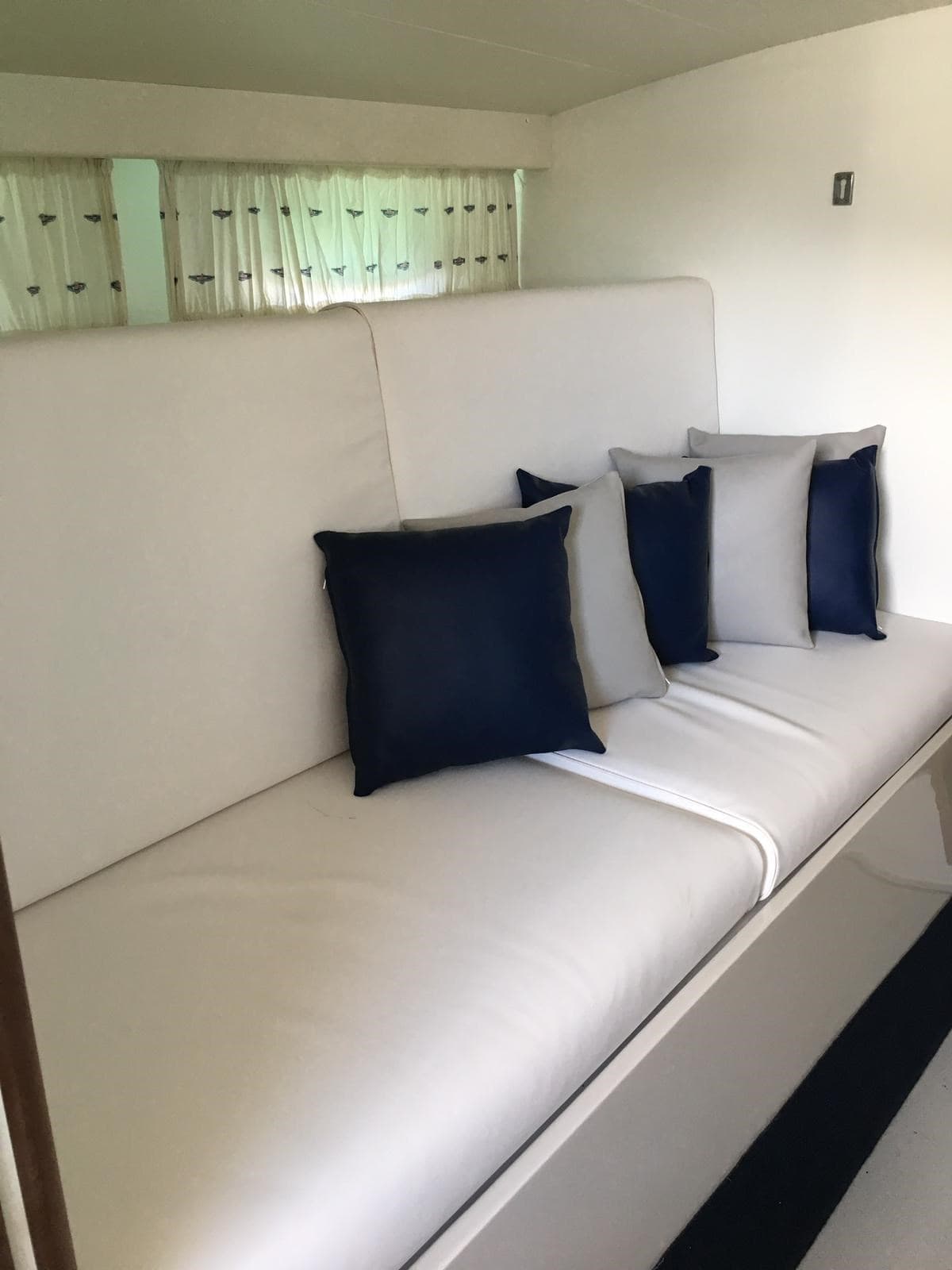 Tornado Tornado 38' Classic - Interior View Tornado Tornado 38' Classic - Interior View