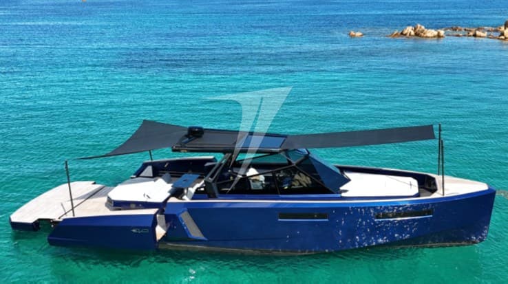 Evo Yachts R4 Xt - Detail View 1 Evo Yachts R4 Xt - Detail View 1