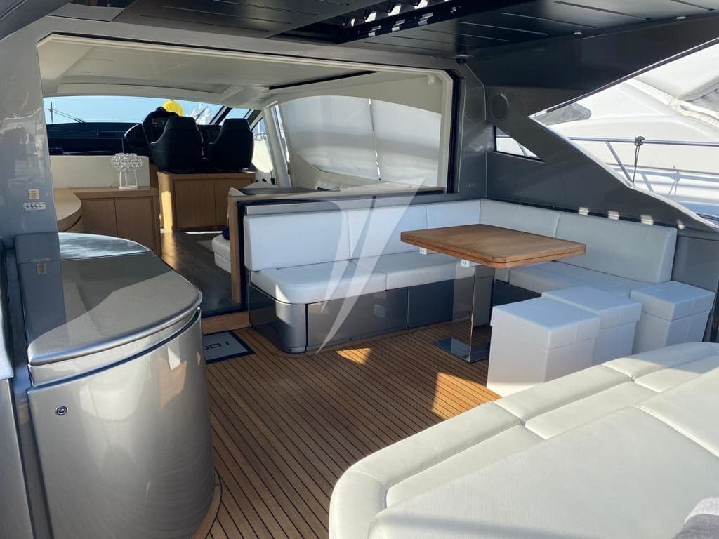 Pershing Pershing 74 - Detail View 1 Pershing Pershing 74 - Detail View 1