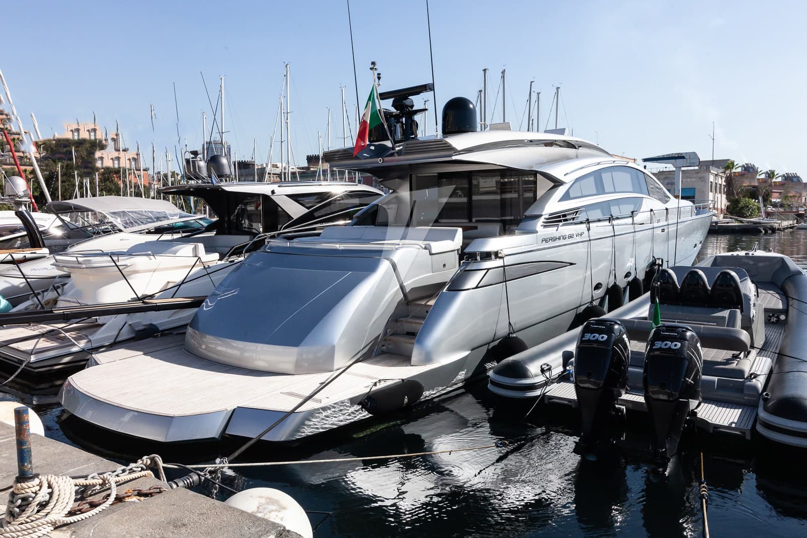 Pershing 82 VHP usato - vista principale
