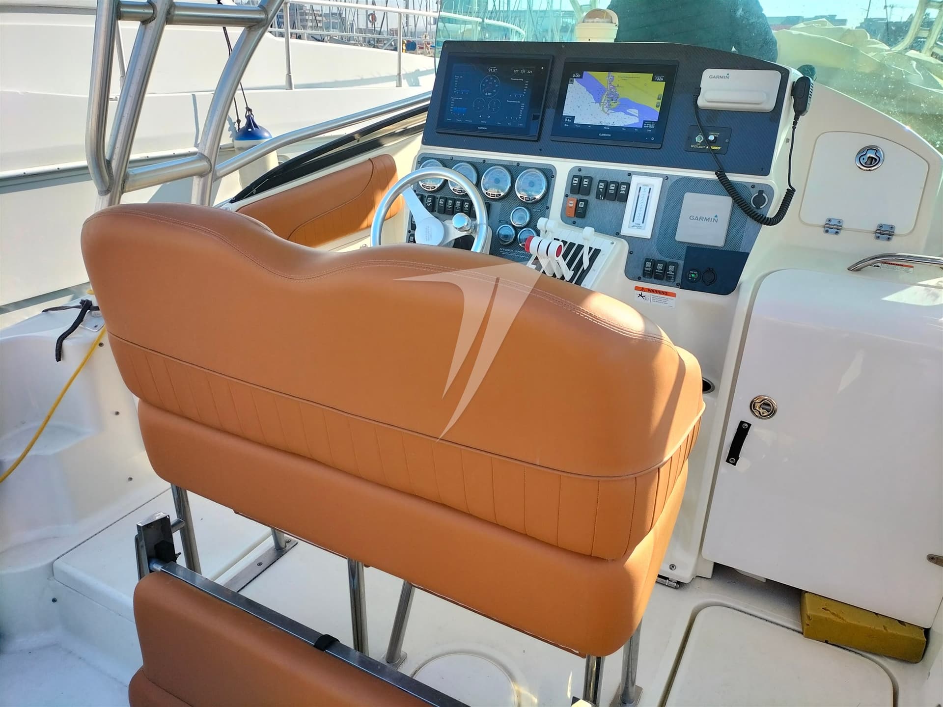 Hydra-Sports Vector Express 3300 Vx - Interior View Hydra-Sports Vector Express 3300 Vx - Interior View