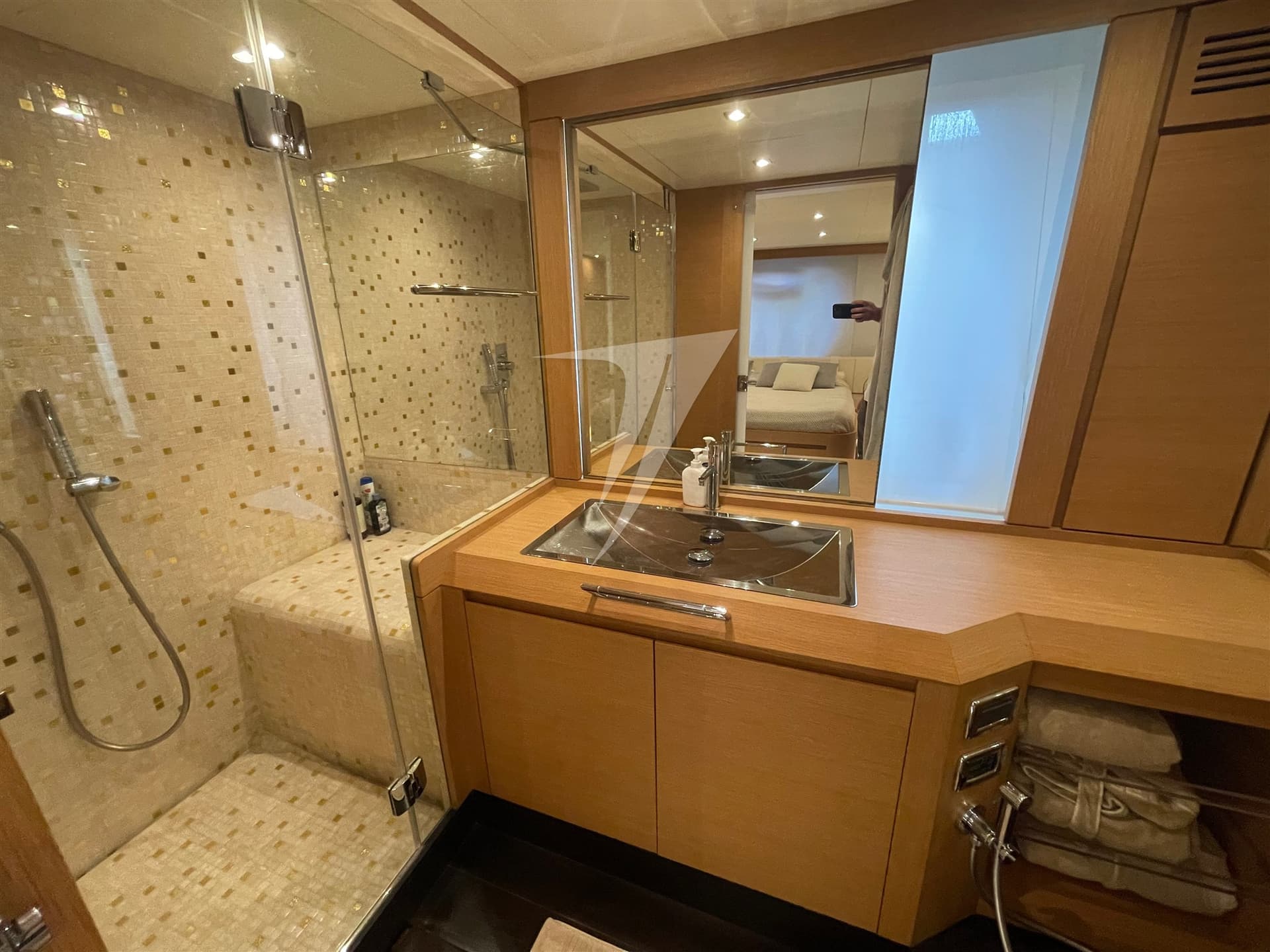 Pershing Pershing 80' usato - foto hero 17