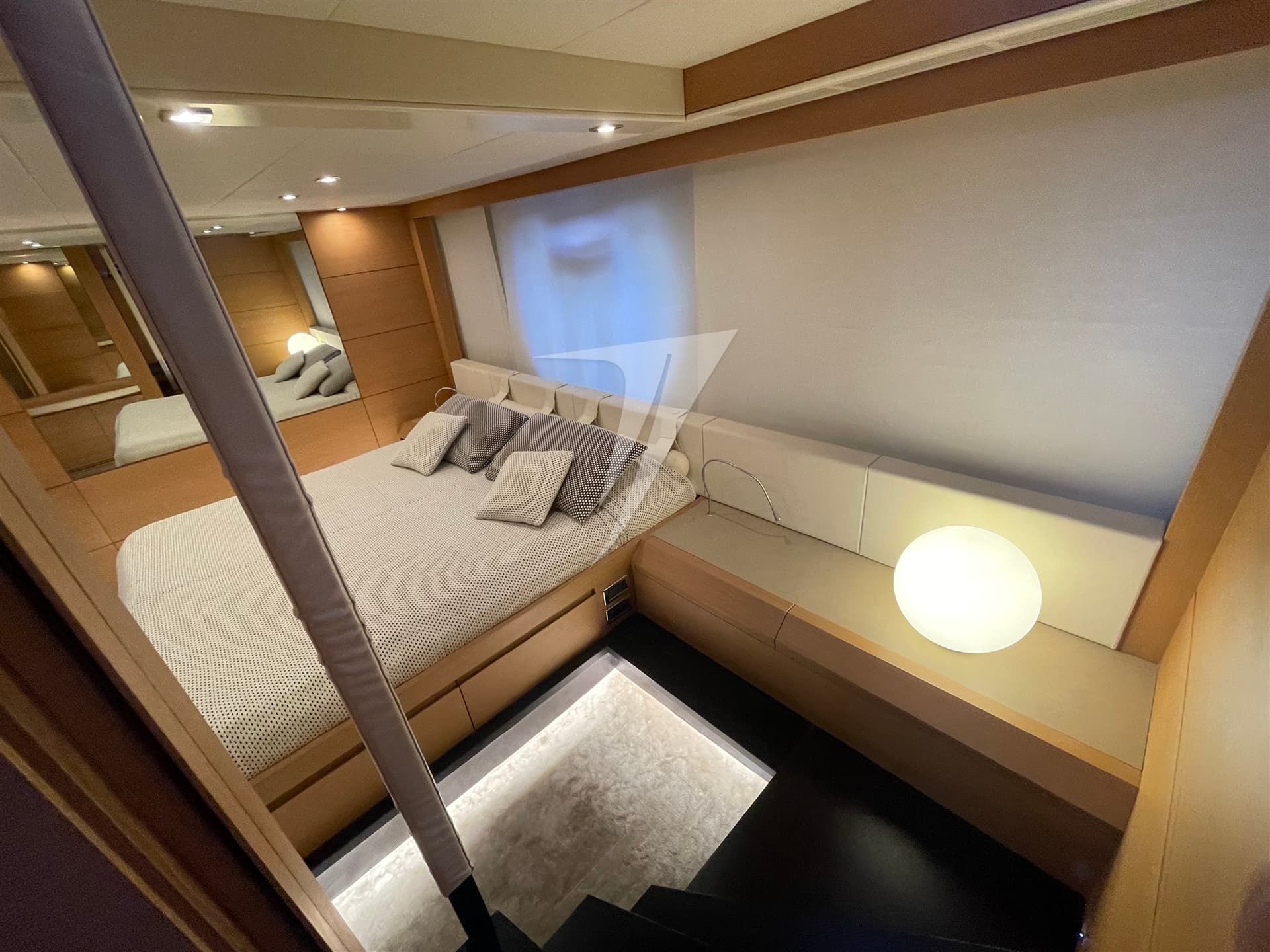 Pershing Pershing 80' usato - foto hero 14