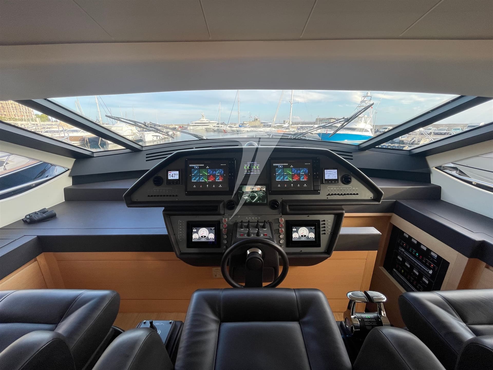 Pershing Pershing 80' usato - foto hero 11