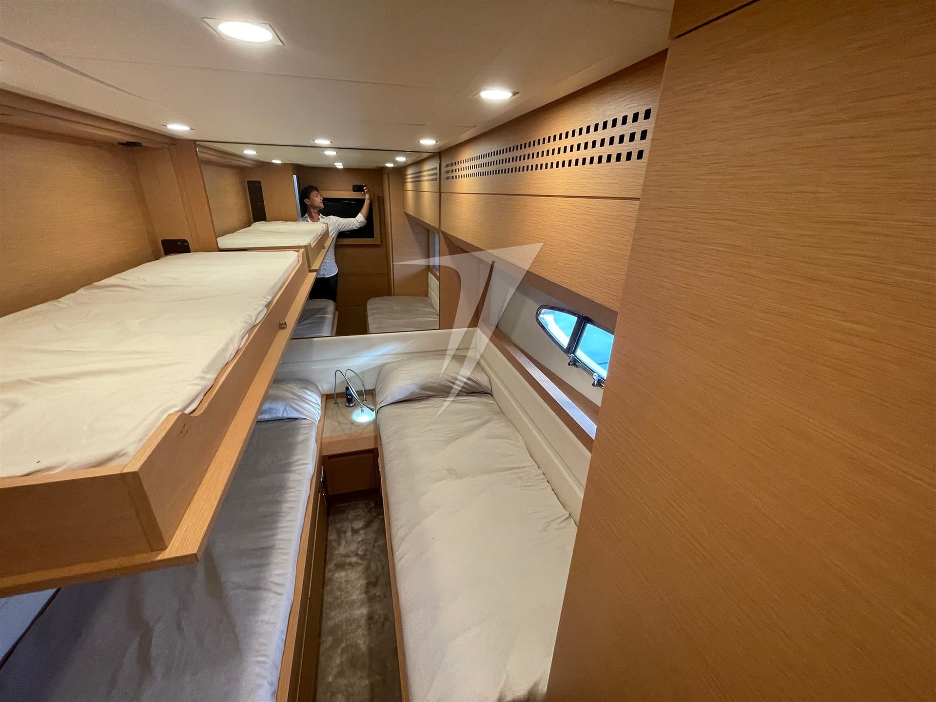 Pershing Pershing 80' usato - foto hero 19