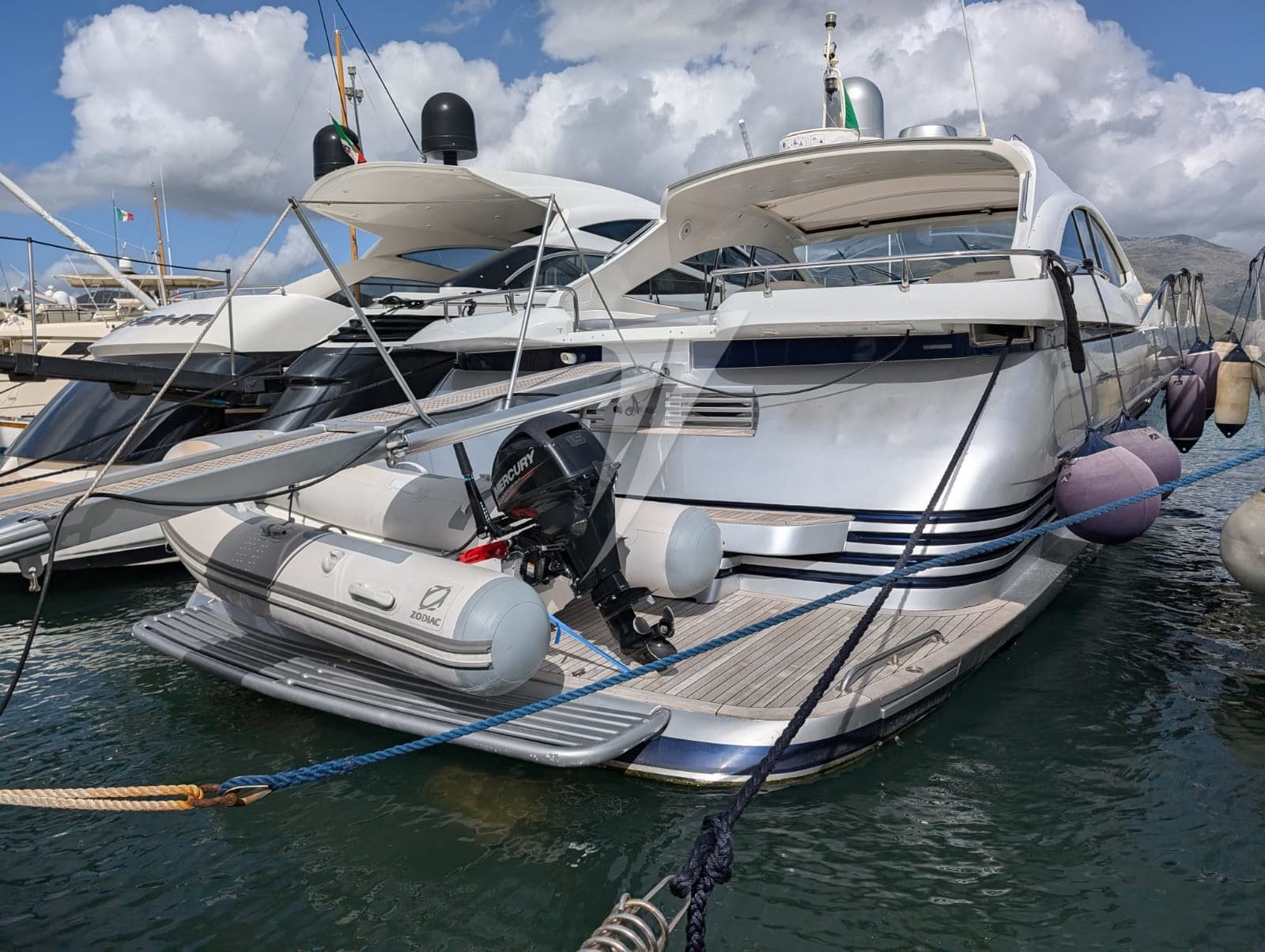 Pershing Pershing 54' - Detail View 1 Pershing Pershing 54' - Detail View 1