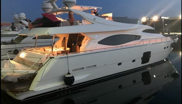 Ferretti Yachts Ferretti 761 - Detail View 1 Ferretti Yachts Ferretti 761 - Detail View 1