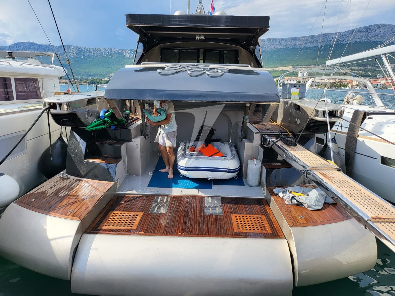 Fashion Yachts 68 usato - foto hero 3