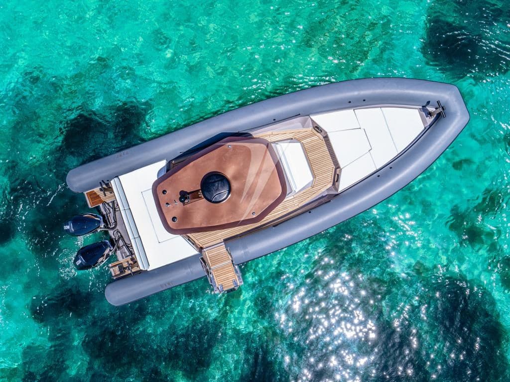 Rame Yacht R10 - Detail View 1 Rame Yacht R10 - Detail View 1