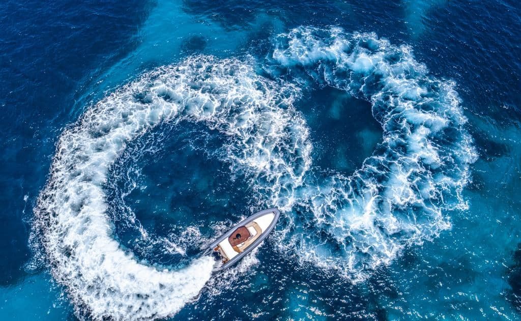 Rame Yacht R10 - Deck View Rame Yacht R10 - Deck View