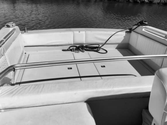 Cobramarine C 33 - Deck View Cobramarine C 33 - Deck View