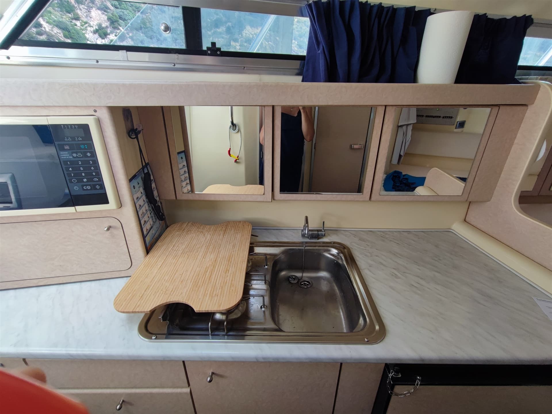 Gobbi 27 Cabin - Deck View Gobbi 27 Cabin - Deck View