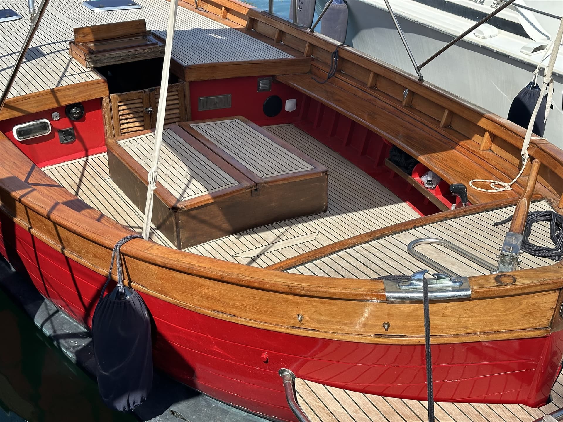 Mileo Gozzo Legno - Interior View Mileo Gozzo Legno - Interior View