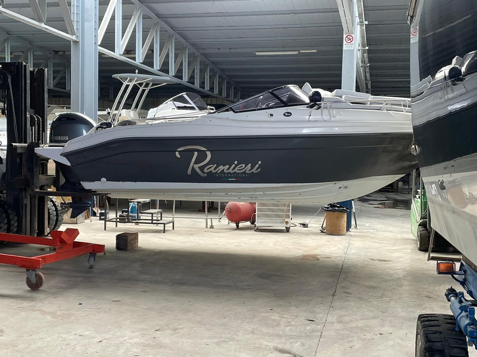 Ranieri Cantiere Midnight Sun 20 usato - dettaglio 3