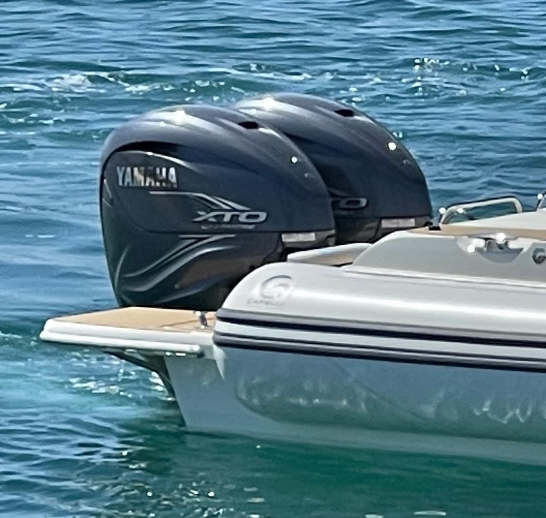 Capelli Tempest 40 - Interior View Capelli Tempest 40 - Interior View