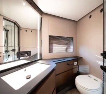 Azimut S8 usato - foto hero 18