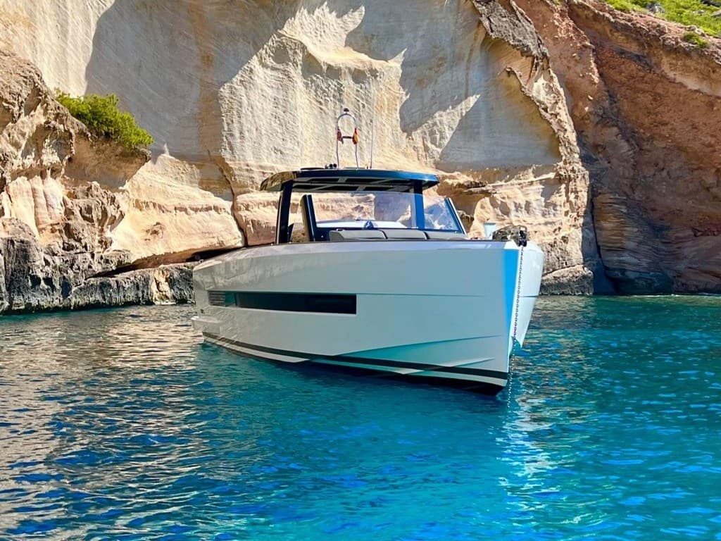 Fjord 42 Open - Detail View 1 Fjord 42 Open - Detail View 1