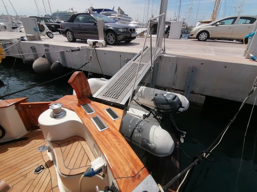 Menorquin 160 Yacht - Deck View Menorquin 160 Yacht - Deck View