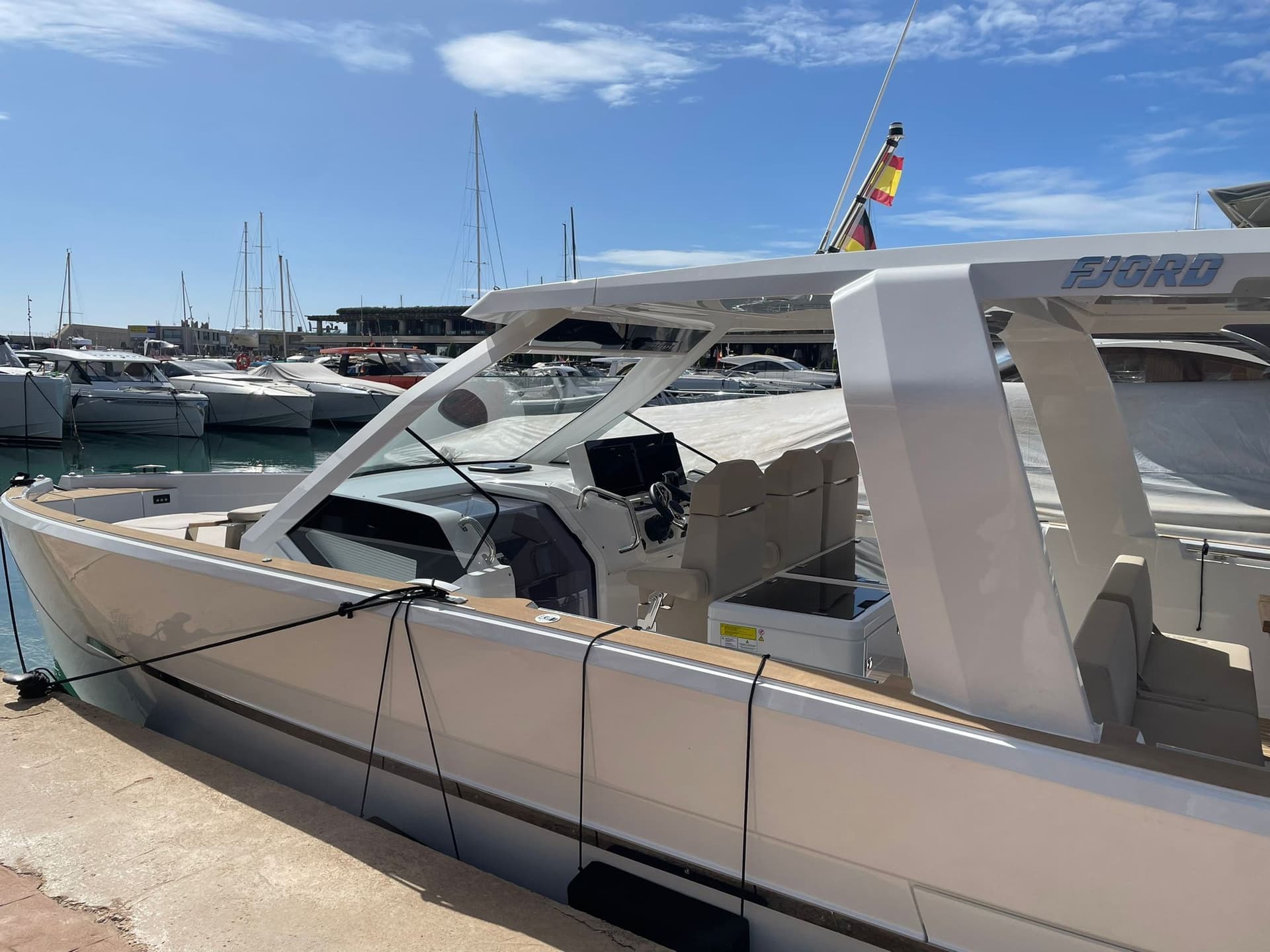 Fjord 39 Xp - Deck View Fjord 39 Xp - Deck View