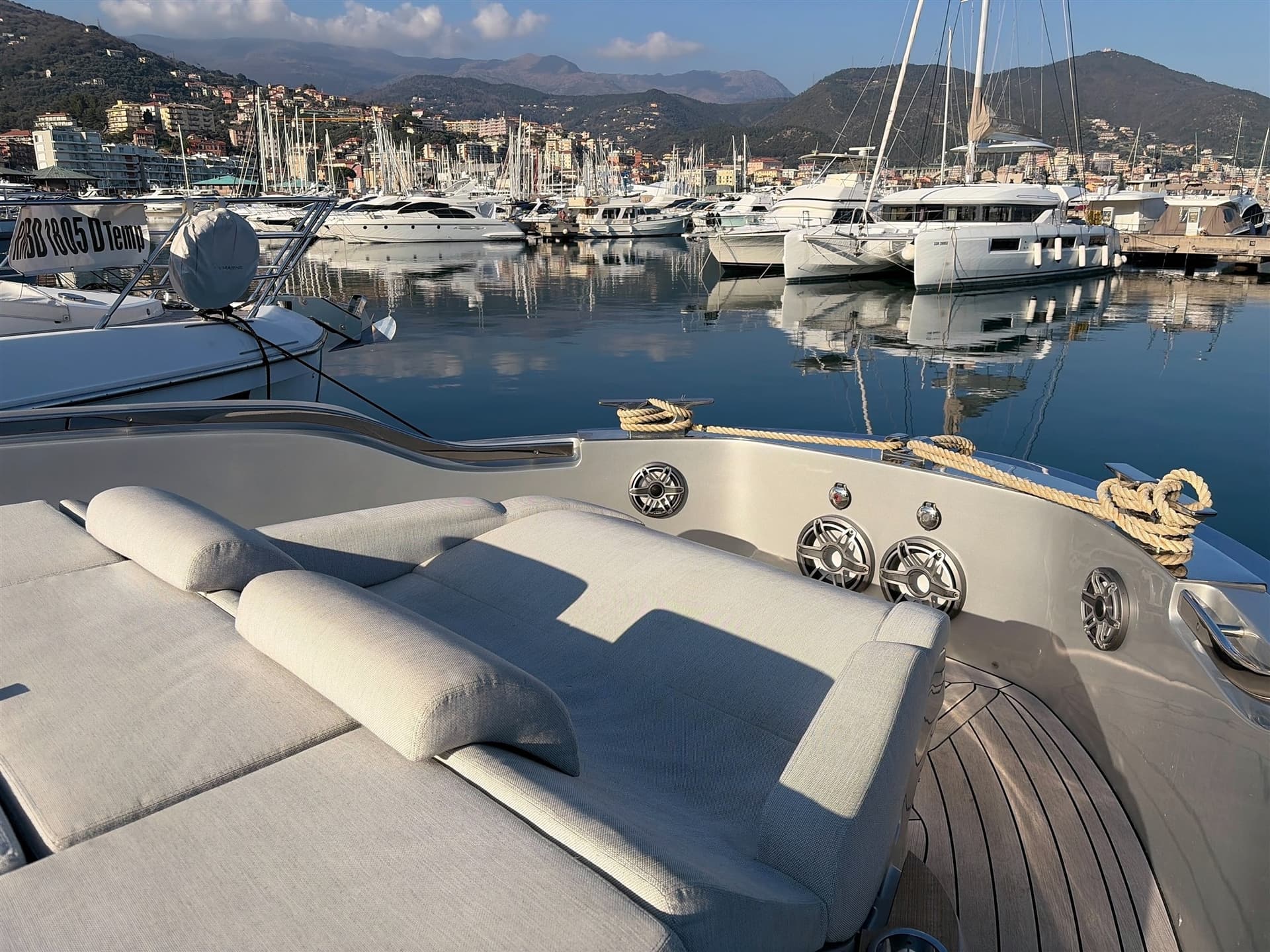 SACS Rebel 55 - Deck View SACS Rebel 55 - Deck View