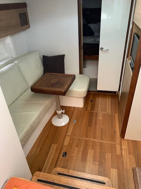 Sealine Sc 35 - Deck View Sealine Sc 35 - Deck View